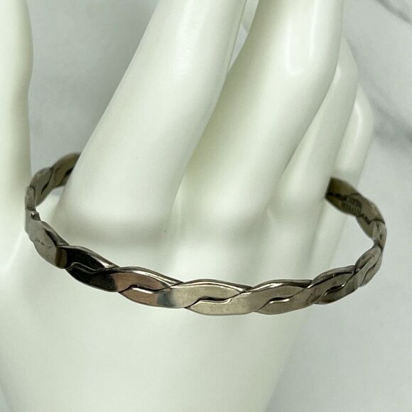Vintage Mexico Silver Tone Braided Flat Bangle Bracelet ✨ - Picture 1 of 8